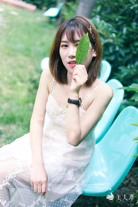 街拍 | 夏日炎炎，不妨和小姐姐來(lái)一場(chǎng)清涼系