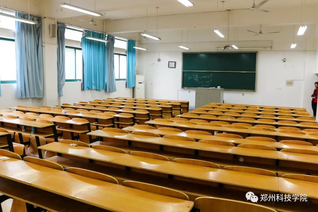 鄭州科技學(xué)院