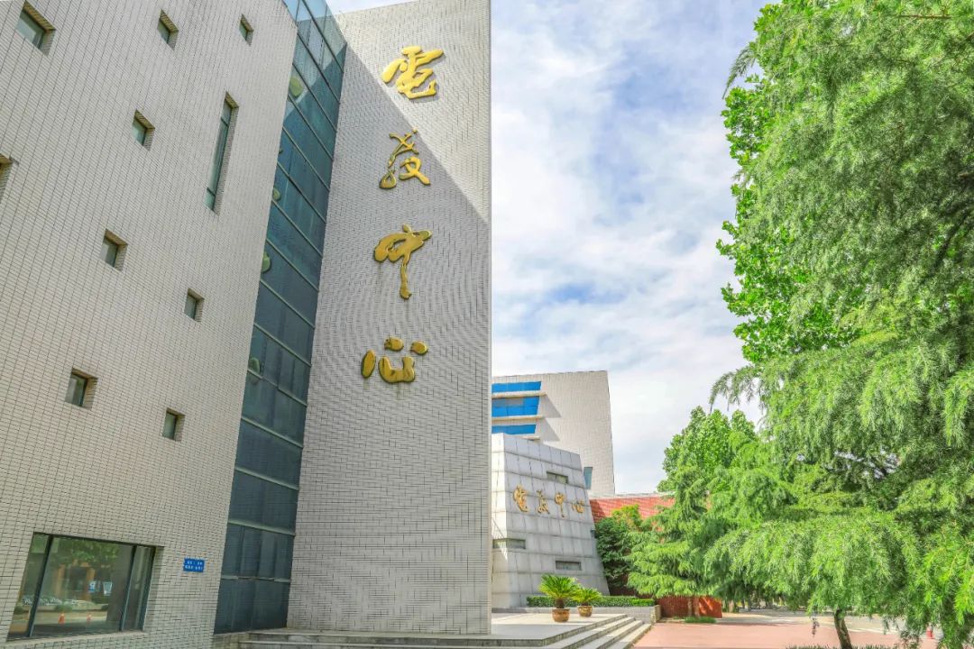 鄭州科技學(xué)院